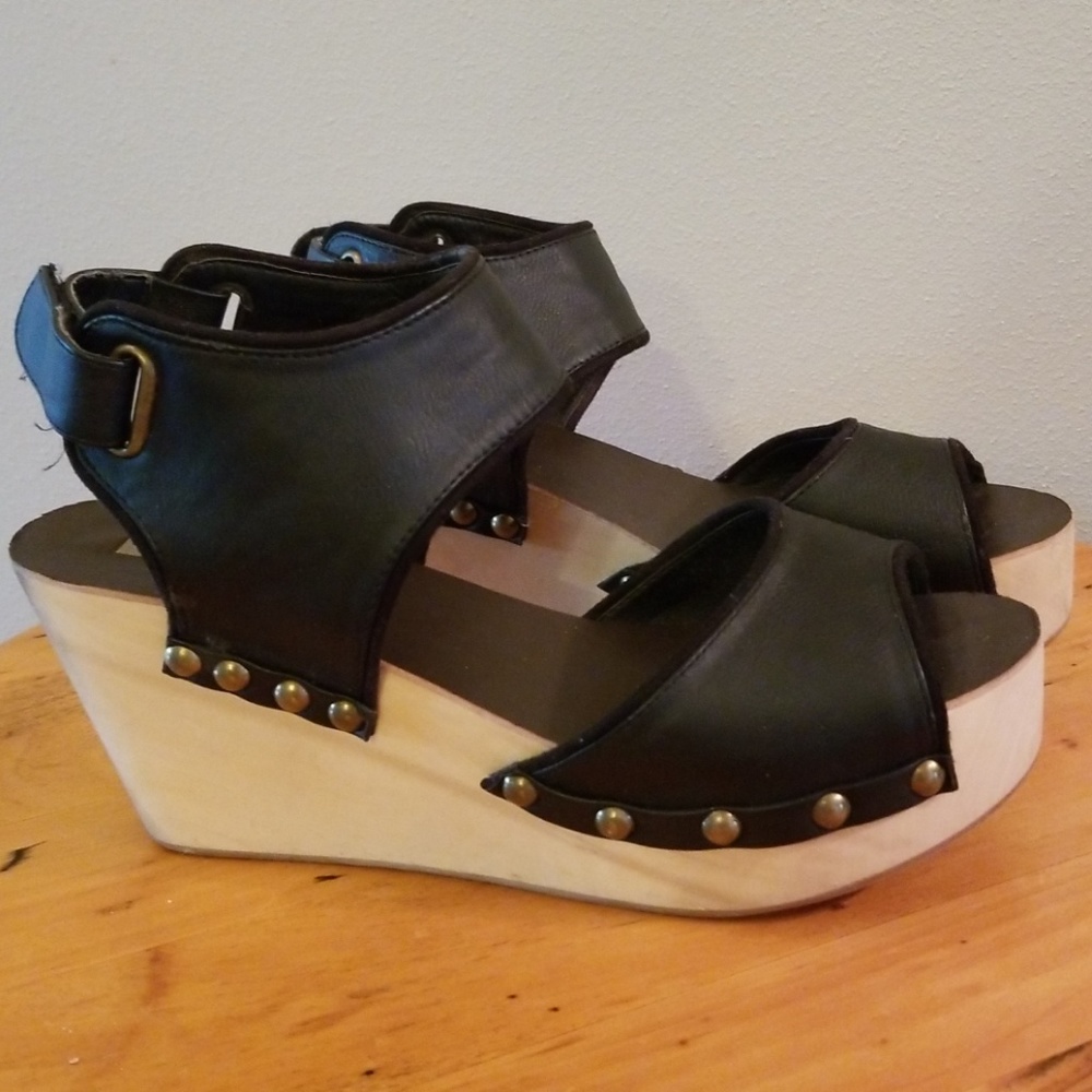 Ecote Black Wedge with velcro back